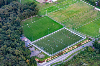 Sportplätze im Ortsteil Minderslachen in Kandel im Bundesland Rheinland-Pfalz, Deutschland