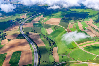 Verlauf der A81 im Ortsteil Mauenheim in Immendingen im Bundesland Baden-Württemberg, Deutschland