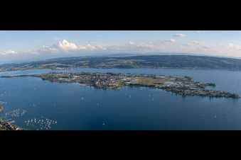 Luftbild von Panorama der See- Insel Reichenau auf dem Bodensee im Ortsteil Reichenau in Reichenau im Ortsteil Mittelzell im Bundesland Baden-Württemberg, Deutschland