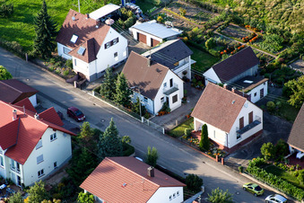 Mühlstr in Barbelroth im Bundesland Rheinland-Pfalz, Deutschland aus der Drohnenperspektive