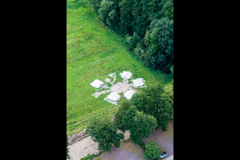 Riesenseilrutsche, Camp von Fun-Forest in Kandel im Bundesland Rheinland-Pfalz, Deutschland von oben