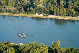 Rheinfähre "Baden Pfalz" nach Neuburgweier in Neuburg am Rhein im Bundesland Rheinland-Pfalz, Deutschland