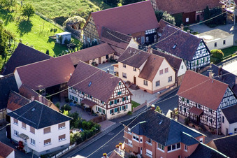 Drohnenaufname von Schleithal im Bundesland Bas-Rhin, Frankreich