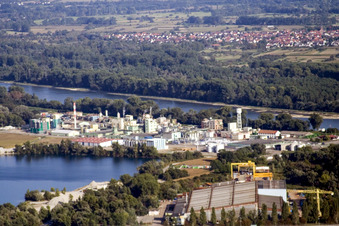 Lauterbourg, Rohm & Haas Chemie am Rhein im Bundesland Bas-Rhin, Frankreich