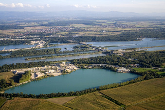 Staustufe Rheinau - Gambsheim im Ortsteil Freistett im Bundesland Baden-Württemberg, Deutschland