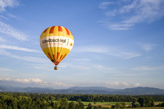 Ballonstart bei Legelshurst in Willstätt im Bundesland Baden-Württemberg, Deutschland