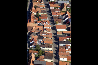 Luftaufnahme von Rheinstr in Kandel im Bundesland Rheinland-Pfalz, Deutschland