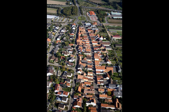 Schrägluftbild von Rheinstr in Kandel im Bundesland Rheinland-Pfalz, Deutschland