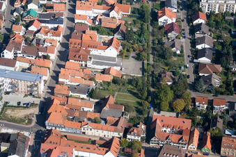 Rheinstraße x Bahnhofstr in Kandel im Bundesland Rheinland-Pfalz, Deutschland von oben