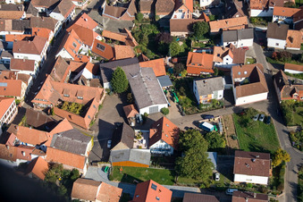 Weingut Ökonomierat Kleinmann in Birkweiler im Bundesland Rheinland-Pfalz, Deutschland von oben