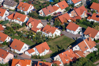 Schrägluftbild von An der Bahn in Steinweiler im Bundesland Rheinland-Pfalz, Deutschland
