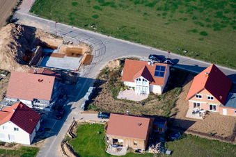 Siedlerweg in Steinweiler im Bundesland Rheinland-Pfalz, Deutschland von oben gesehen