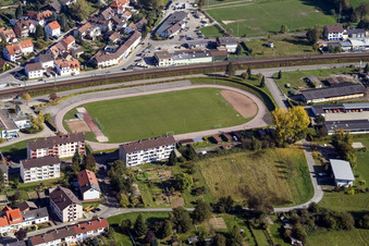 Drohnenbild von Schulgebäude der Ludwig-Marum-Gymnasium Pfinztal im Ortsteil Berghausen in Pfinztal im Bundesland Baden-Württemberg, Deutschland