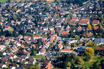 Am Herrenweg aus Westen im Ortsteil Grünwettersbach in Karlsruhe im Bundesland Baden-Württemberg, Deutschland