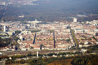 Karlsruhe von Süden im Ortsteil Südstadt im Bundesland Baden-Württemberg, Deutschland