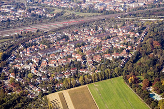 Ortsteil Weiherfeld im Ortsteil Weiherfeld-Dammerstock in Karlsruhe im Bundesland Baden-Württemberg, Deutschland