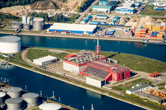 Anlagen des der gescheiterten Müllverwertungsanlage Thermoselect im Rheinhafen vom Ortsteil Mühlburg in Karlsruhe im Bundesland Baden-Württemberg, Deutschland