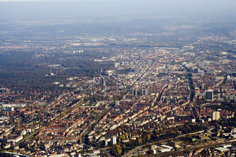 Karlsruhe von Westen im Ortsteil Weststadt im Bundesland Baden-Württemberg, Deutschland