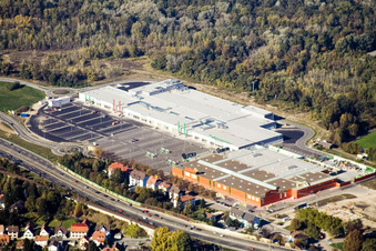 Fachmarktzentrum Maximiliancenter in Wörth-Maximiliansau in Wörth am Rhein im Bundesland Rheinland-Pfalz, Deutschland