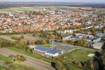 Bienwaldhalle Kandel im Bundesland Rheinland-Pfalz, Deutschland aus der Drohnenperspektive