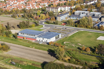 Bienwaldhalle Kandel im Bundesland Rheinland-Pfalz, Deutschland von einer Drohne aus