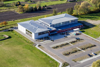 Bienwaldhalle Kandel im Bundesland Rheinland-Pfalz, Deutschland von einer Drohne aus