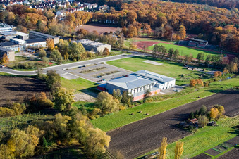 Schrägluftbild von Bienwaldhalle Kandel im Bundesland Rheinland-Pfalz, Deutschland