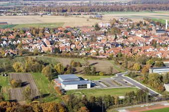 Bienwaldhalle Kandel im Bundesland Rheinland-Pfalz, Deutschland aus der Luft