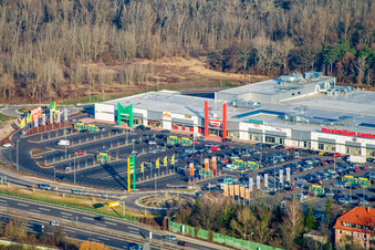 Martktauf im Maximilian Center im Ortsteil Maximiliansau in Wörth am Rhein im Bundesland Rheinland-Pfalz, Deutschland