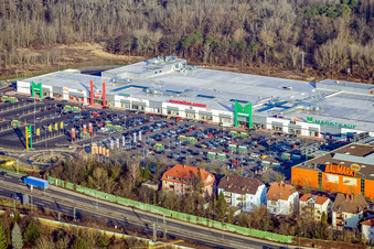 Luftaufnahme von Globus Baumarkt im Maximilian Center im Ortsteil Maximiliansau in Wörth am Rhein im Bundesland Rheinland-Pfalz, Deutschland