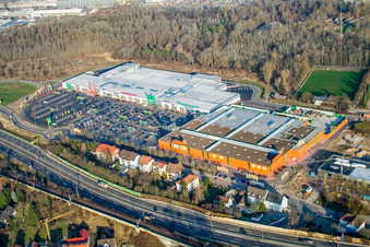 Globus Baumarkt im Maximilian Center im Ortsteil Maximiliansau in Wörth am Rhein im Bundesland Rheinland-Pfalz, Deutschland von oben gesehen