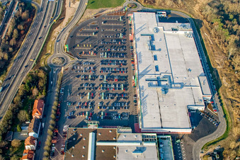 Martktauf im Maximilian Center im Ortsteil Maximiliansau in Wörth am Rhein im Bundesland Rheinland-Pfalz, Deutschland vom Flugzeug aus