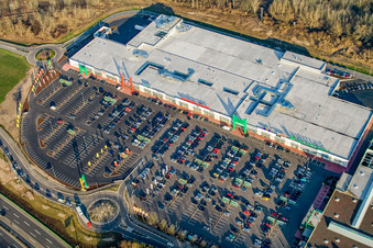 Drohnenaufname von Martktauf im Maximilian Center im Ortsteil Maximiliansau in Wörth am Rhein im Bundesland Rheinland-Pfalz, Deutschland