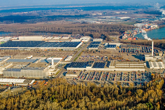 Daimler Trucks von Süden im Ortsteil Maximiliansau in Wörth am Rhein im Bundesland Rheinland-Pfalz, Deutschland