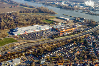 Martktauf im Maximilian Center im Ortsteil Maximiliansau in Wörth am Rhein im Bundesland Rheinland-Pfalz, Deutschland aus der Luft