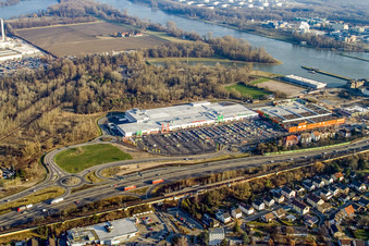Martktauf im Maximilian Center im Ortsteil Maximiliansau in Wörth am Rhein im Bundesland Rheinland-Pfalz, Deutschland vom Flugzeug aus