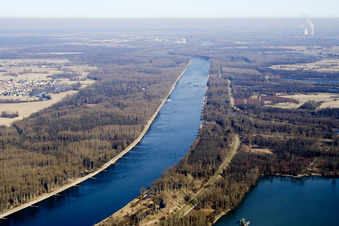 Baggersee "Schmugglermeer" am Rhein zw. Leimersheim und Eggenstein im Ortsteil Leopoldshafen in Eggenstein-Leopoldshafen im Bundesland Baden-Württemberg, Deutschland