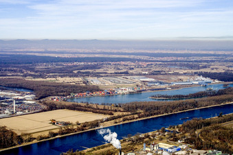 Schrägluftbild von Daimler von Osten im Ortsteil Maximiliansau in Wörth am Rhein im Bundesland Rheinland-Pfalz, Deutschland