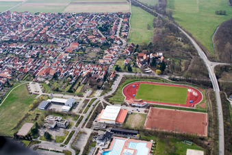 Schrägluftbild von Queichtalstadion in Offenbach an der Queich im Bundesland Rheinland-Pfalz, Deutschland