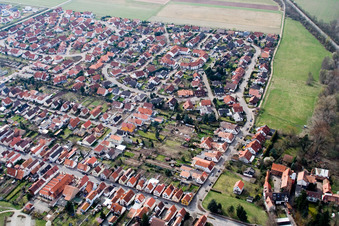 Stadtansicht von Nordosten in Offenbach an der Queich im Bundesland Rheinland-Pfalz, Deutschland