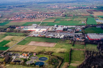Industriegebiet Bruchwiesenstr im Ortsteil Dreihof in Bornheim im Bundesland Rheinland-Pfalz, Deutschland