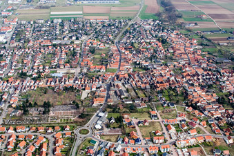 Landauer und Germersheimer Straße in Offenbach an der Queich im Bundesland Rheinland-Pfalz, Deutschland