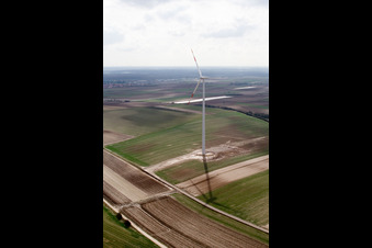 Luftbild von Windkraftanlagen in Ottersheim bei Landau im Bundesland Rheinland-Pfalz, Deutschland