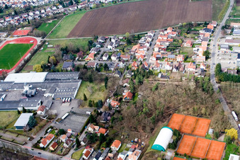 Herxheim Gewerbegebiet von Süden in Herxheim bei Landau im Bundesland Rheinland-Pfalz, Deutschland