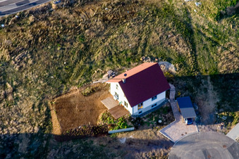 Am Höhenweg in Kandel im Bundesland Rheinland-Pfalz, Deutschland von der Drohne aus gesehen