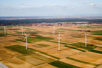 Windkraftanlagen in Rülzheim im Bundesland Rheinland-Pfalz, Deutschland