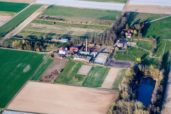 Gehöft eines Bauernhofes Reitstall Spieß in Harthausen im Bundesland Rheinland-Pfalz, Deutschland