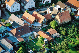 Drohnenaufname von Gänsried in Freckenfeld im Bundesland Rheinland-Pfalz, Deutschland