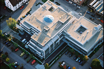 Banken- Verwaltungsgebäude des Finanzdienstleistungs- Unternehmens Sparkasse Germersheim-Kandel - Hauptstelle in Kandel im Bundesland Rheinland-Pfalz, Deutschland