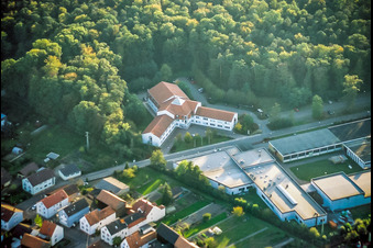 Hatzenbühler Industriegebiet mit Eichenauer GmbH im Bundesland Rheinland-Pfalz, Deutschland